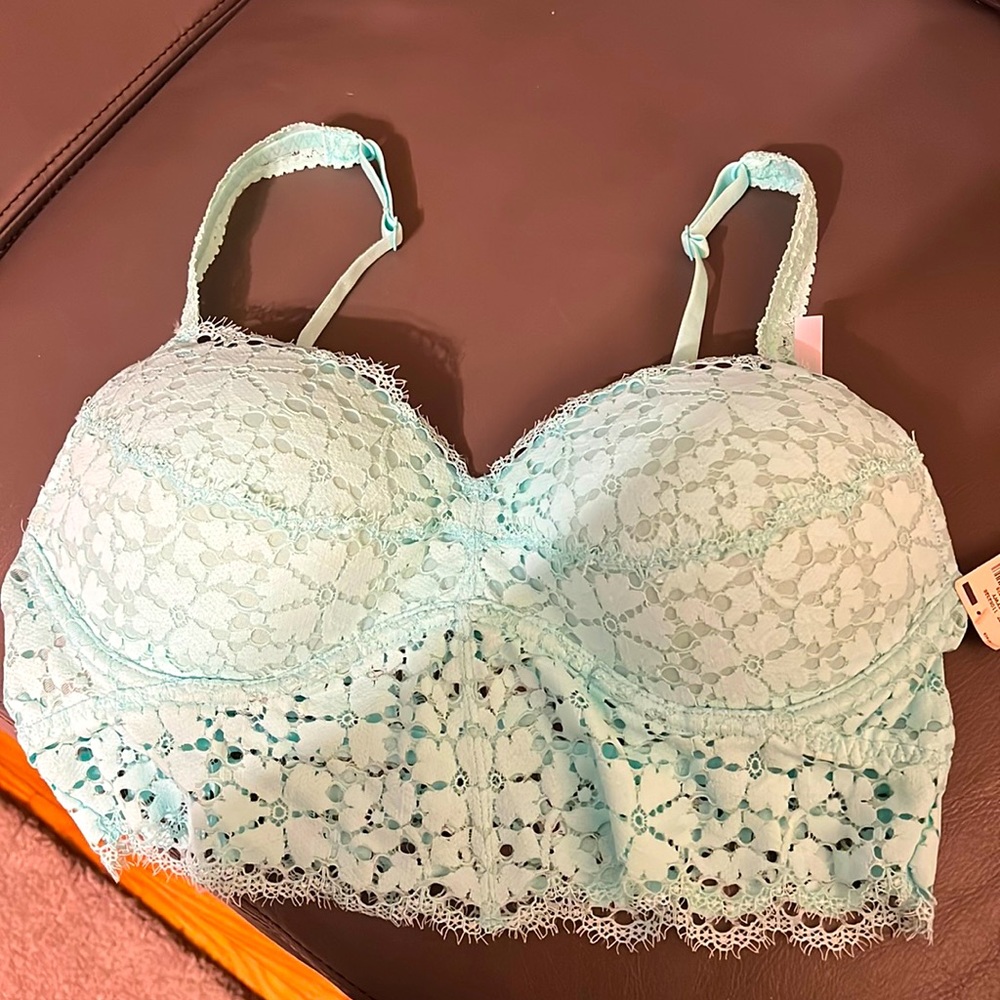 Lace barlette from pink